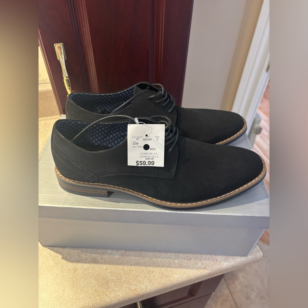 Perry Ellis Black Derby Shoes with Contrast Welt